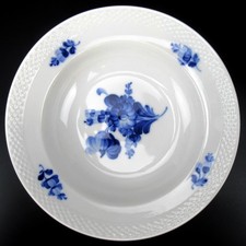 Royal Copenhagen Porzellan Suppenteller Serie Blaue Blume Glatt 10/8106 1. Wahl