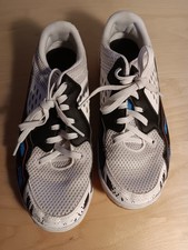 Sportschauhe Hallenschuhe - Größe 39 (EU) - Größe 8 (US) - Größe 5,5 (UK)