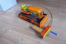 Arnold Goliath Raupe No. 6900 mit Kurbelfernsteuerung