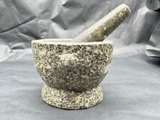 SCHWERER GRANITSTÖSSEL UND