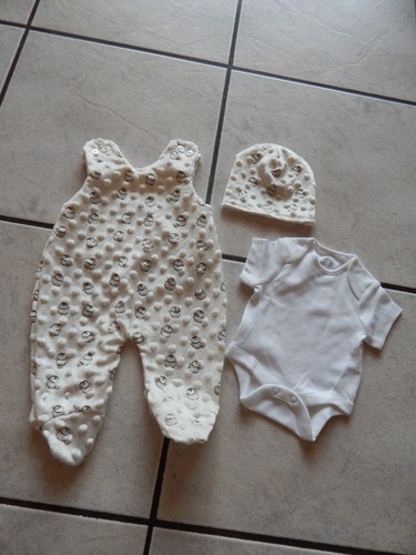 Babystrampler creme mit