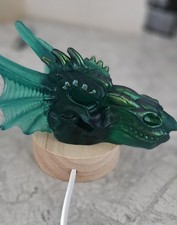 Drachenkopf aus Epoxidharz mit