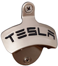 TESLA (geprägt) Bar Flaschenöffner zur Wandmontage (silber/matt chrom)