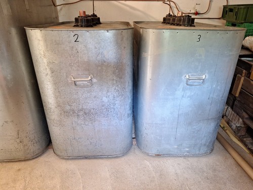 Zwei öltanks 750 l - 750,
