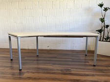 Ceka 135-Grad-Winkelschreibtisch links 217cm breit Ahorn grau 