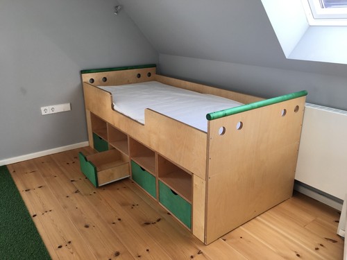 Kinderbett