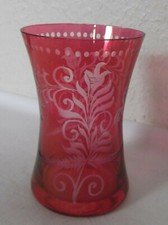 DEKORATIVER GESCHLIFFENER