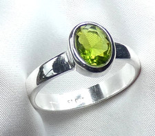 ?  Peridot-Ring 925 Silber • Facettiert,  in leuchtendem Grün ver. Gr - NEU ?