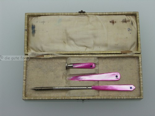 Antikes schreibset mit - -,