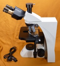 trinokulares Arzt Labor