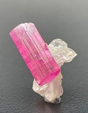 Turmalin Rubellit  auf  Matrix