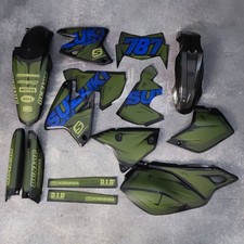 Grafik + Plastik kit Suzuki
