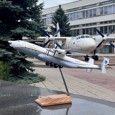 Premium Resin Modell Antonov An-22A "Antei" UR-09307 Maßstab 1:100