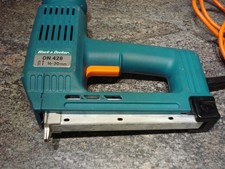 Elektrotacker Black&Decker DN 428 gebraucht mit Klammern und Nägel 