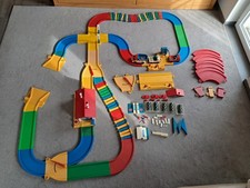 Carrera Struxi Waschstraße Konvolut mit Fahrzeugen,  Gebäuden, Figuren, Zubehör