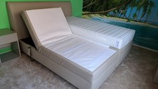 Unbenutztes komplettes Schlafzimmer: el.Boxspringbett/Kleidersch./Kommode/2Käst.