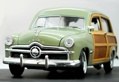 Motorcity 1949 ford woody - 1:18,