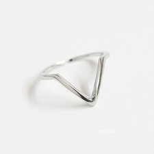 Damen Ring V Form