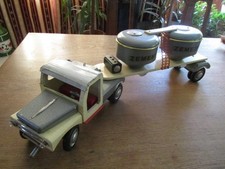 LKW mit Auflieger Zement