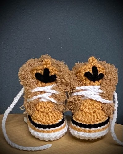 Gehäkelte neugeborene baby - gehäkelte,
