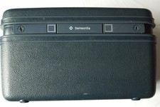 Gebrauchter dunkelblauer Samsonite Beauty Case mit Gebrauchspuren und Schlüssel