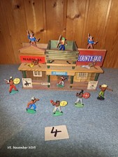 DDR Indianer und Cowboy Haus - Spielzeug Sammler Konvolut - Nr.4