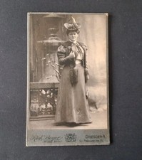 CDV Foto Elegante Frau mit Hut um 1900  Foto-Atelier R. Beyer Dresden