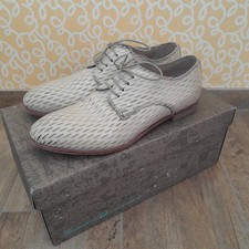 MOMA coole Schnürer hellgrau