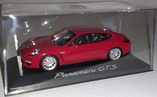 PORSCHE PANAMERA GTS ROT RED PORSCHE CONSULTING MINICHAMPS 1:43 VITRINE