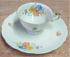 Antike Tasse und Teller von