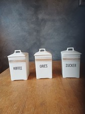 3 alte Vorratsdosen aus