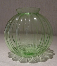 Kugelvase grün gerippt Glas Höhe 15cm gebraucht K4
