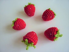 5 Erdbeeren gehäkelt