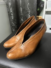 Hochfrontpumps aus Italien, Gr. 38 1/2, braun