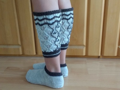 Handgestrickte loferl mit - loferl,