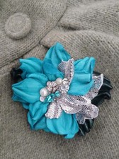 Brosche  Lederblumen.  Unikat