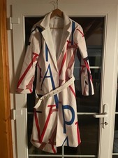 Mantel lang, weiss und bunte