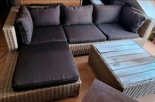 3er-Sofa-Lounge-Set + Ottomane + Tisch mit Holzplanken OBI + Kissen