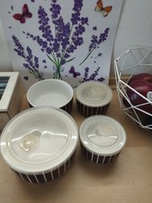 Set aus keramischen