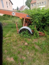 Fahrbarer Bauaufzug zur Ersatzteilgewinnung mit Papiere