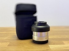 Sigma Art DN 60 mm F/2.8 AF Festbrennweite für Sony E-mount mit Transportbox
