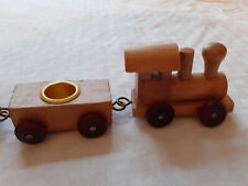 kleine Geburtstagseisenbahn aus Holz für 4 Kerzen für den Kindergeburtstag