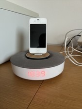 iPhone 4s mit Dockingstation von Philips