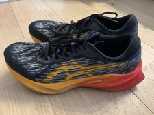 Asics Novablast 3 Laufschuhe -