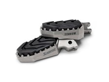 AKRAPOVIC TITAN-FUSSRASTENSATZ