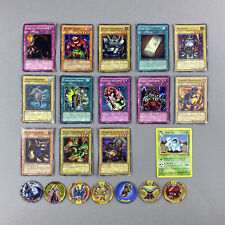 🕹️ Yu-Gi-Oh! Karten 13 Stück • 7x Metall Plaketten • 1x Pokemon Karte 🕹️