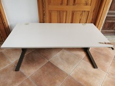 Schreibtisch höhenverstellbar