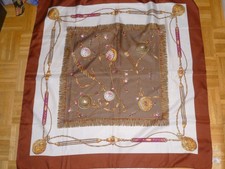 Halstuch m. Klassikmuster v. Keratase , ca. 90 x 88 cm.