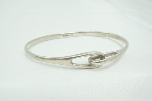 Tiffany double loop - &,