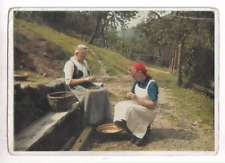HORST RETZLAFF ~ 1940: ARBEITSMAID auf dem BAUERNHOF, Color. Foto - Karte ungel.